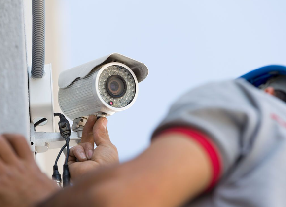 Why Every Home Needs CCTV in Kolkata – Benefits, Pros & Cons